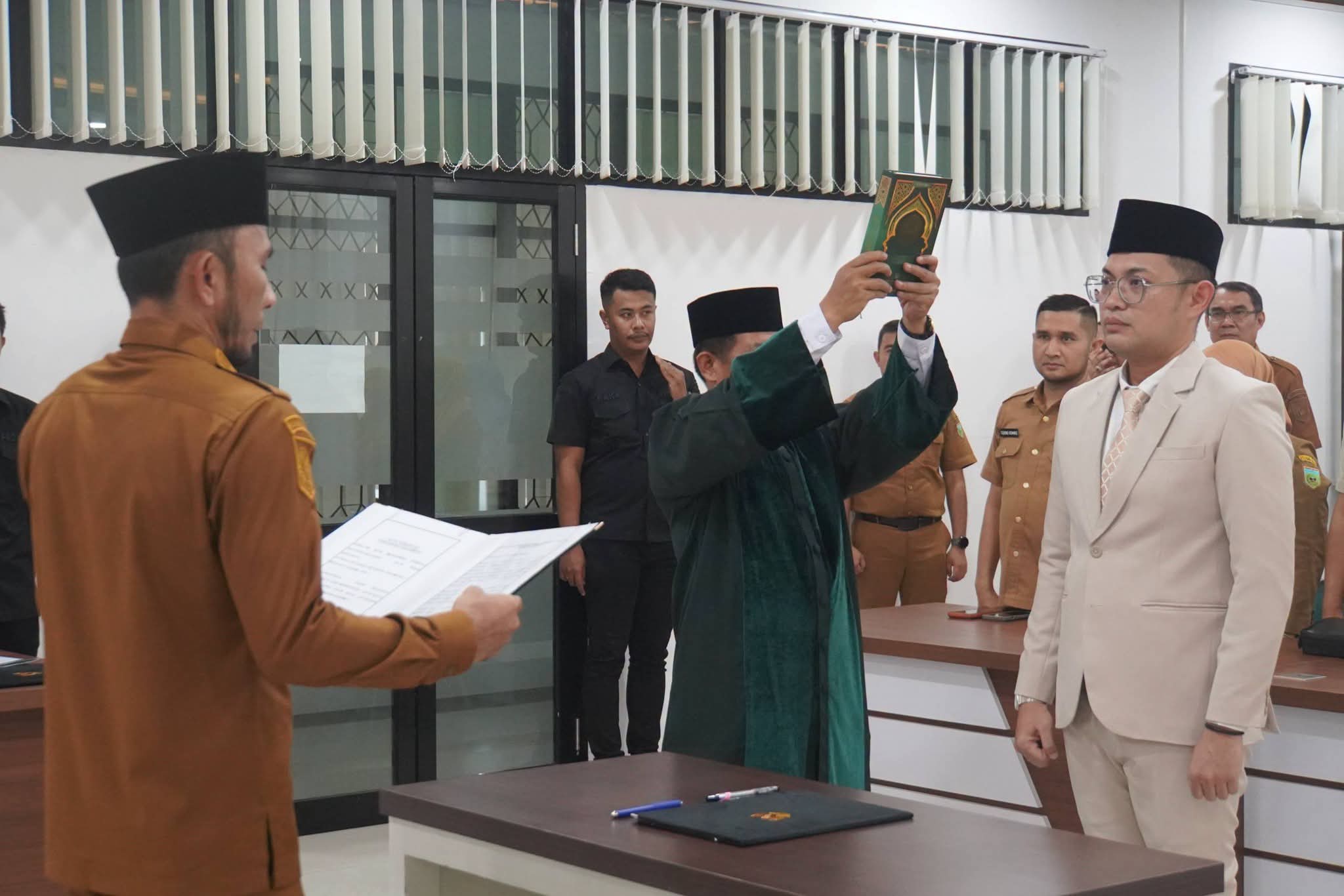Suasana pelantikan 